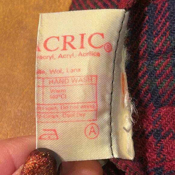 Vintage Clanacric Skirt Pleated Tartan Plaid   
Size small - Picture 7 of 7